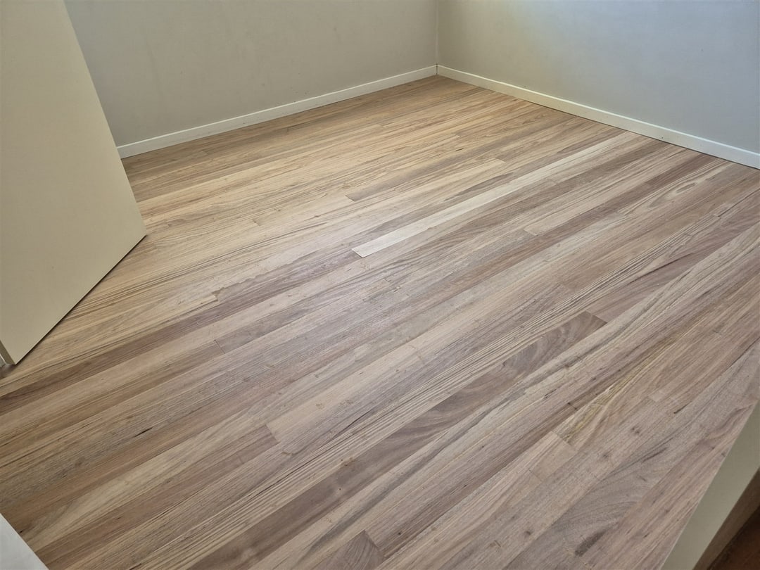 Bedroom finished in blackbutt, Brisbane