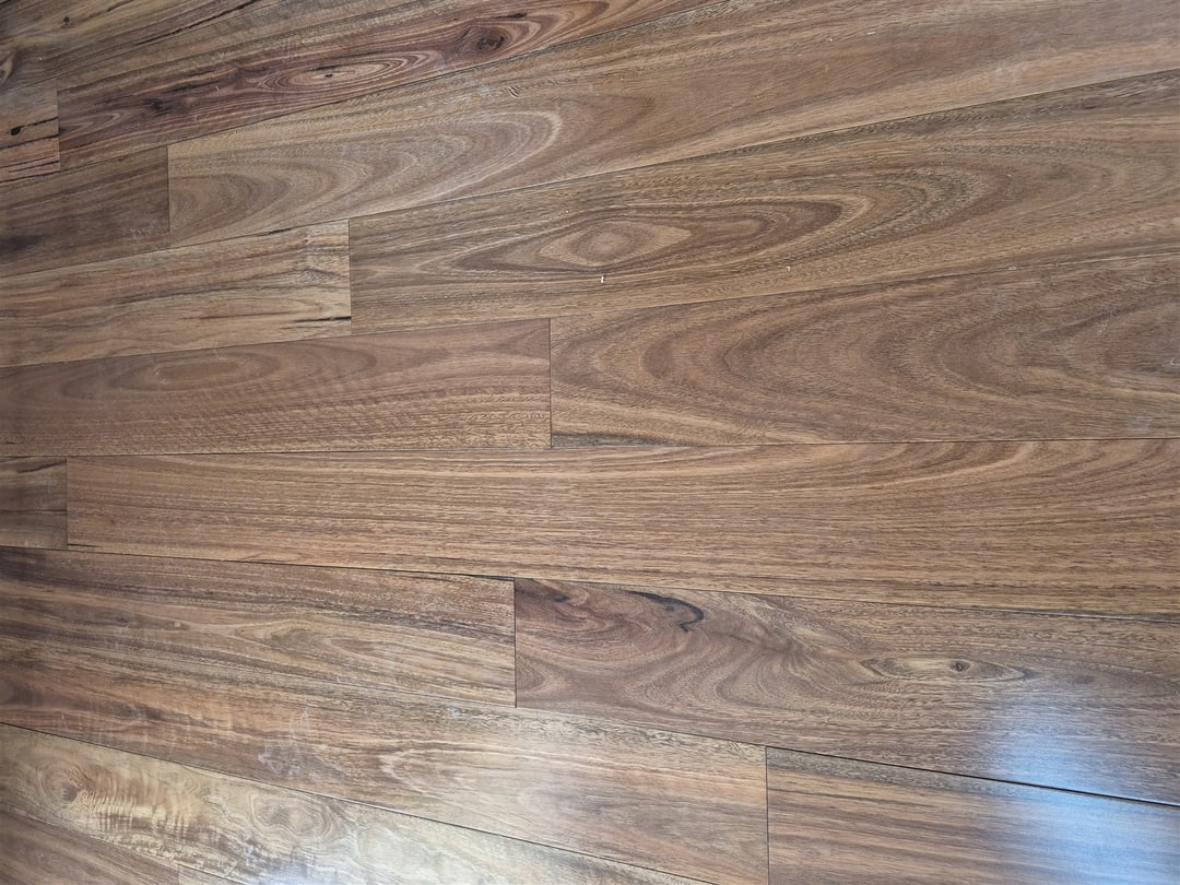Grain figure in the prefinished boards, Brisbane