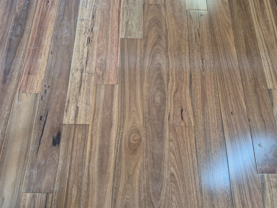 Gloss finish reflecting light, Brisbane